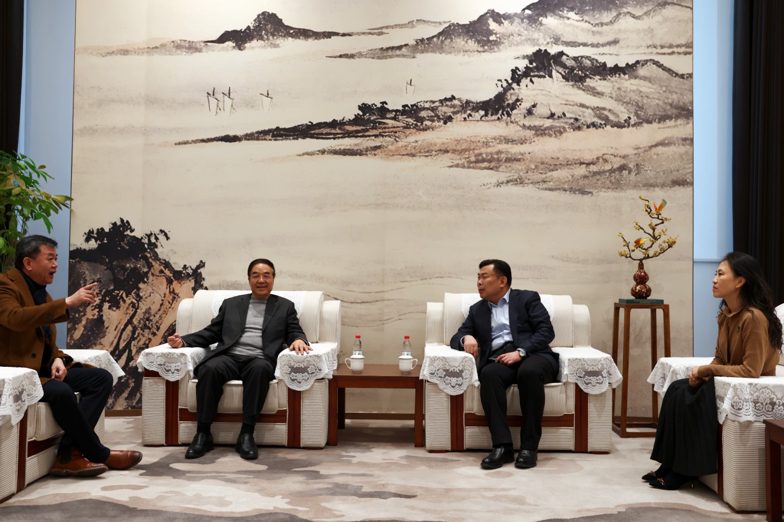 1764144052384658.jpg 1764144052384658.jpg